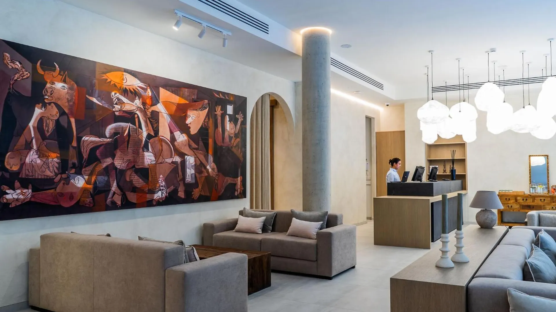 Hotel Well And Come 马拉加