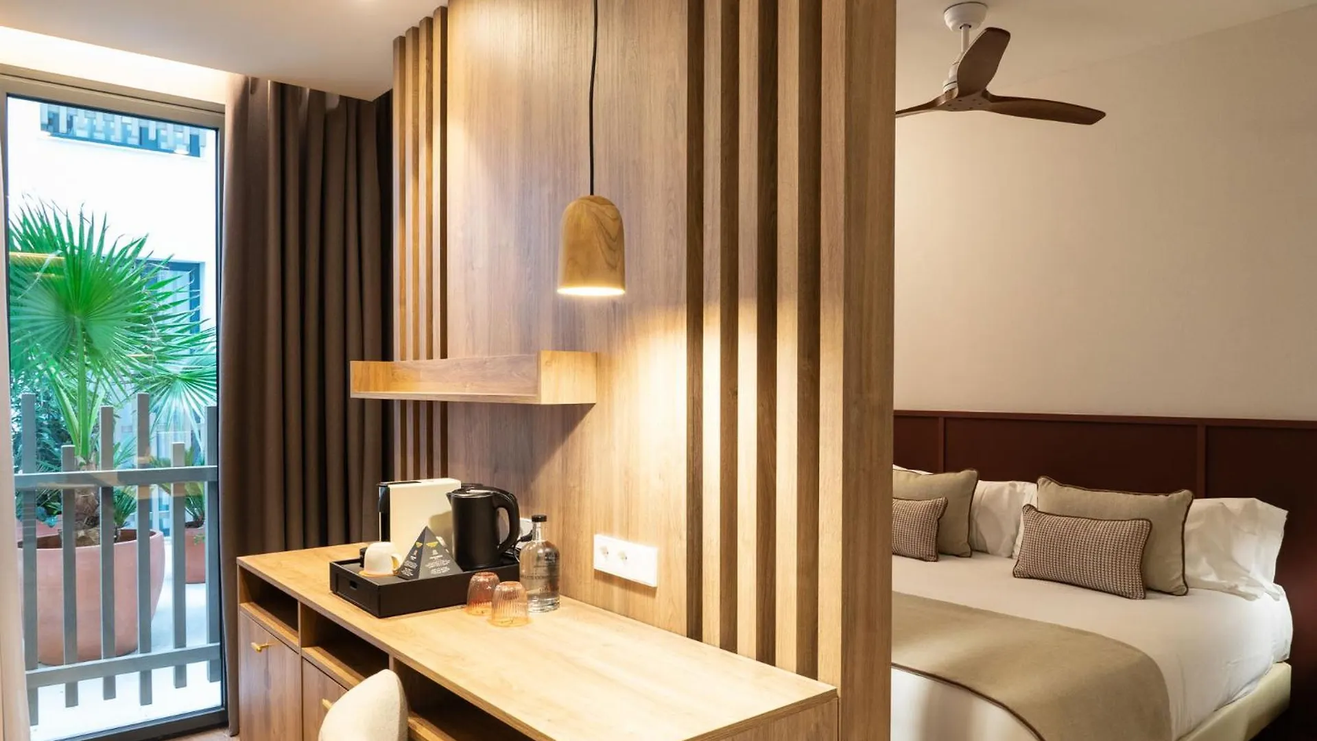 Hotel Well And Come 马拉加