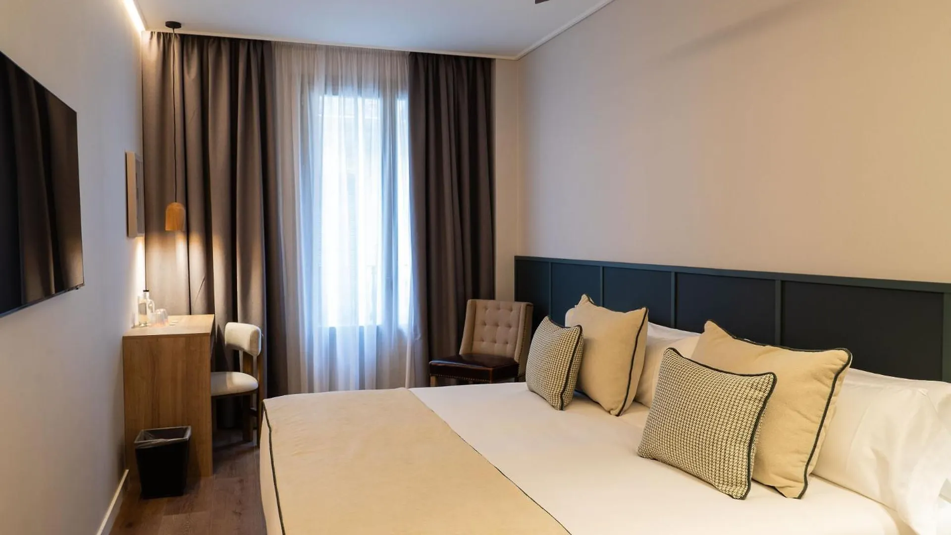 Hotel Well And Come Malaga 4*,