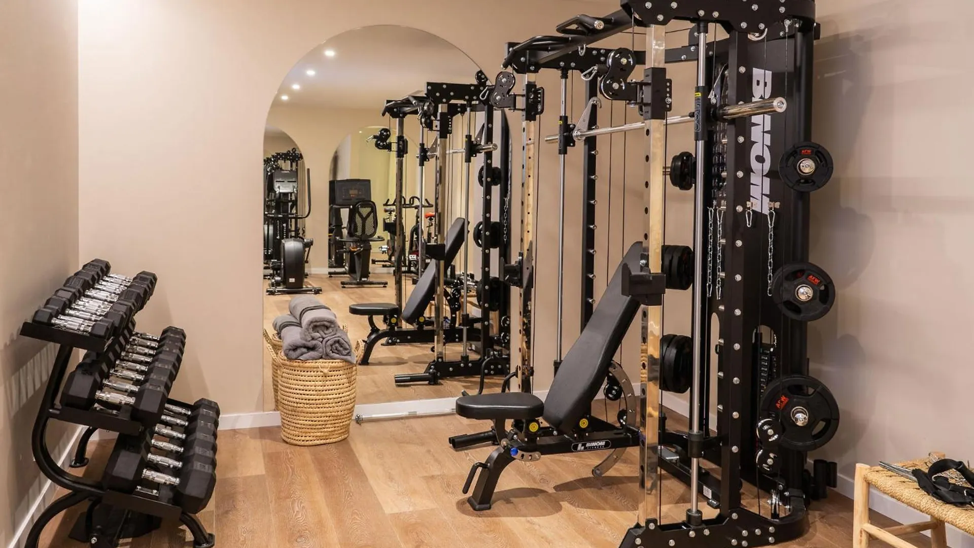 Hotel Well And Come مالقة