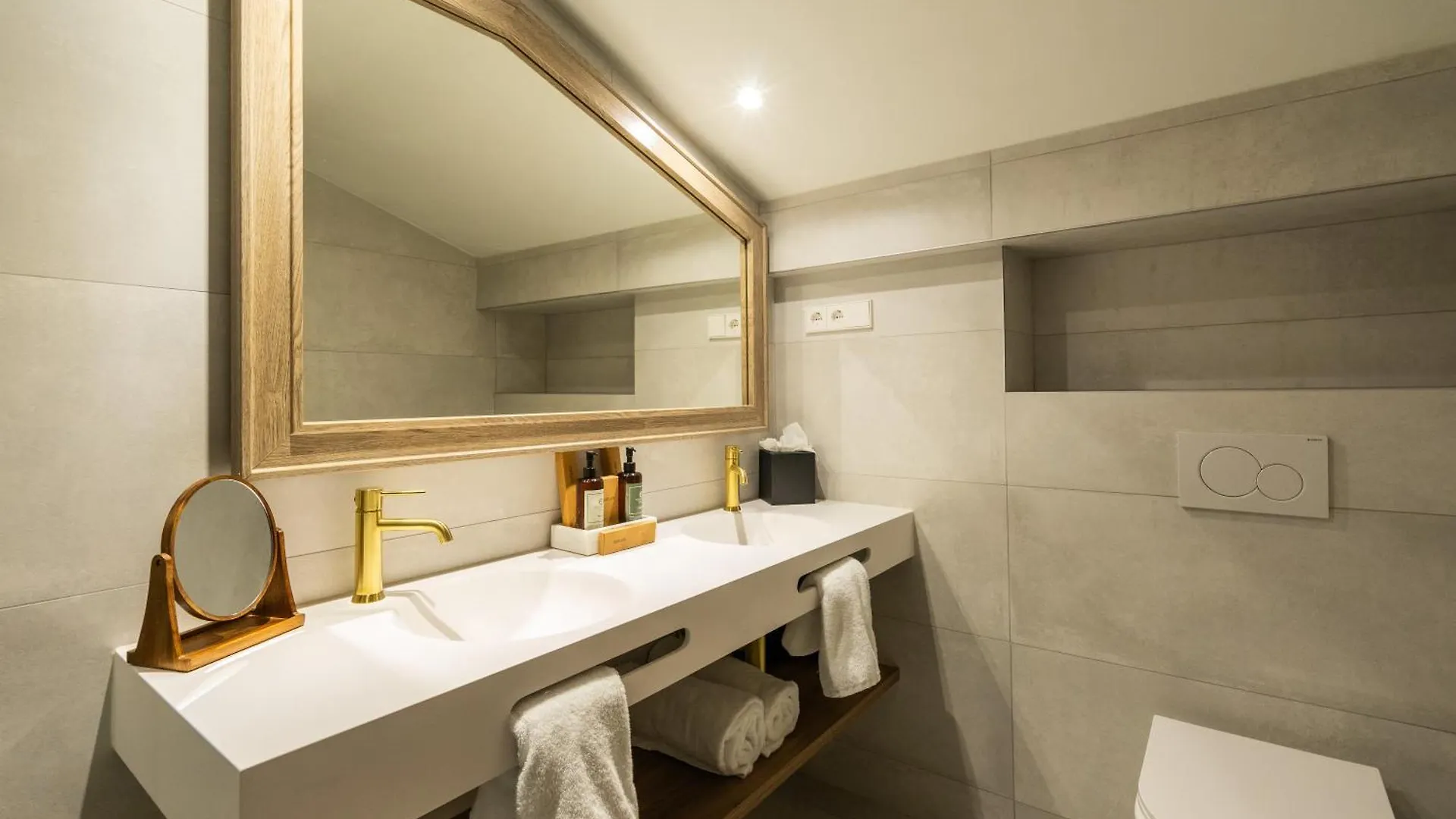 Hotel Well And Come مالقة 4*,  إسبانيا